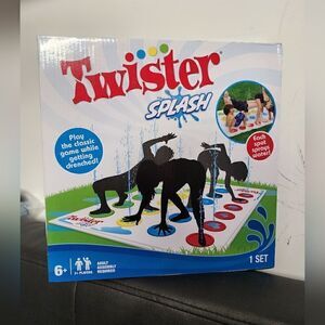 NIB. HASBRO Twister Splash